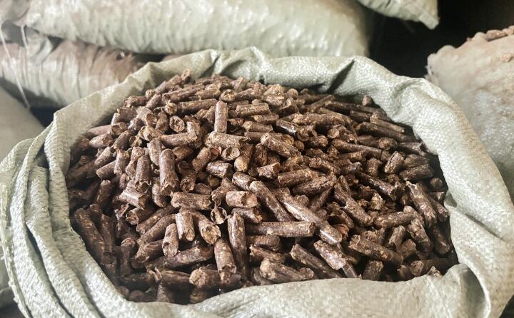 木屑顆粒機把它們變?yōu)樯镔|顆粒燃料 木屑顆粒機把它們變?yōu)樯镔|顆粒燃料